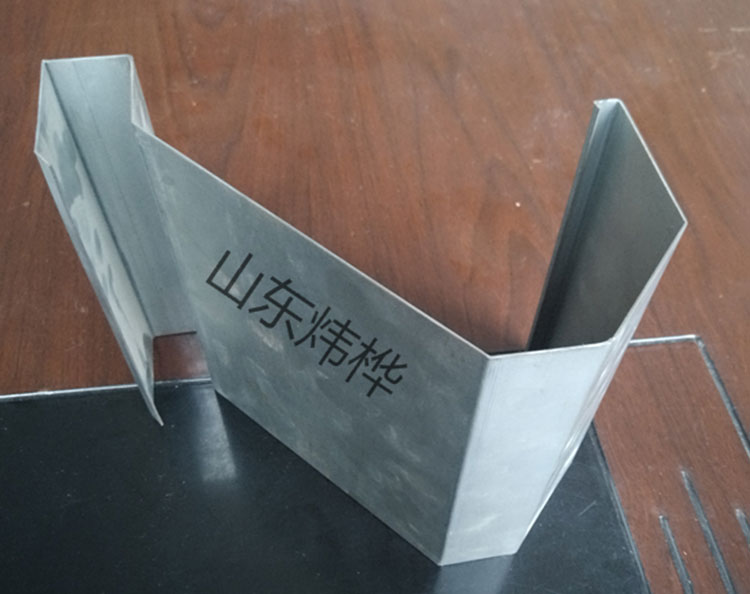 食槽成型機(jī)組特點以及不銹鋼食槽的特點