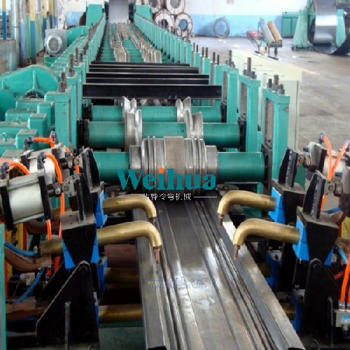 汽車側(cè)箱板成型機、車廂板生產(chǎn)線