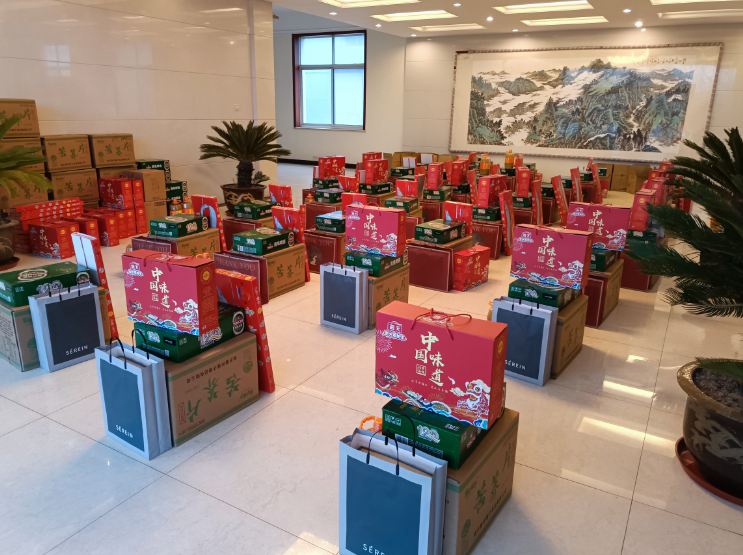 濰坊煒樺冷彎機械制造有限公司祝大家新春快樂，龍年大吉